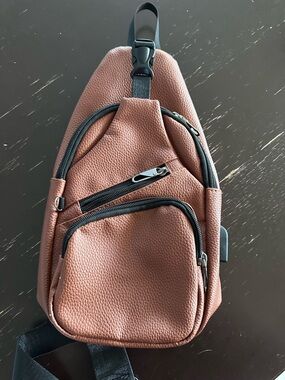 Nupouch Anti theft sling / crossbody bag